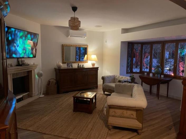 Image No.10-5 Bed Villa for sale