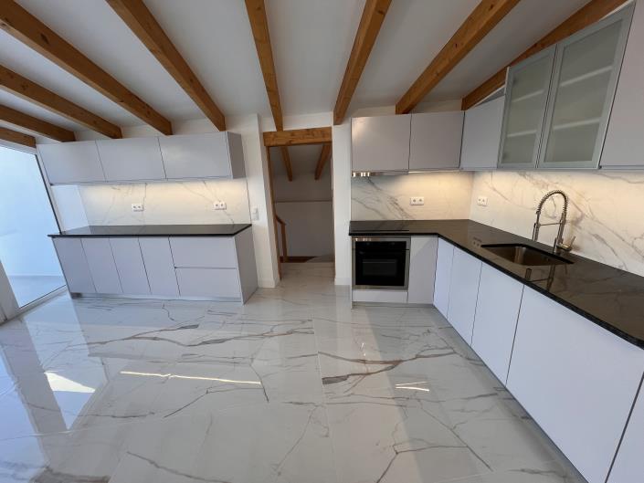 Image No.16-3 Bed House for sale