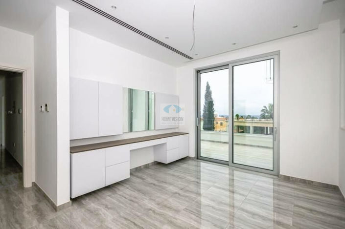 Image No.9-5 Bed Villa for sale