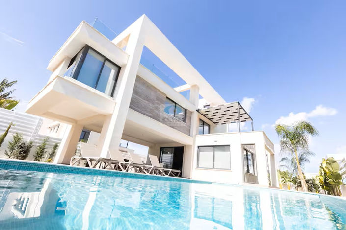 Image No.15-3 Bed Villa for sale