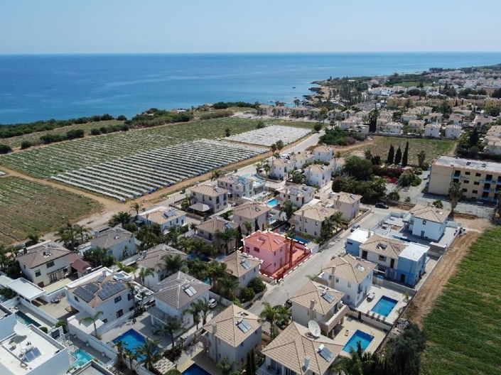 Image No.1-3 Bed Villa for sale