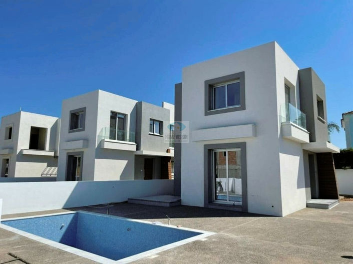 Image No.1-3 Bed Villa for sale