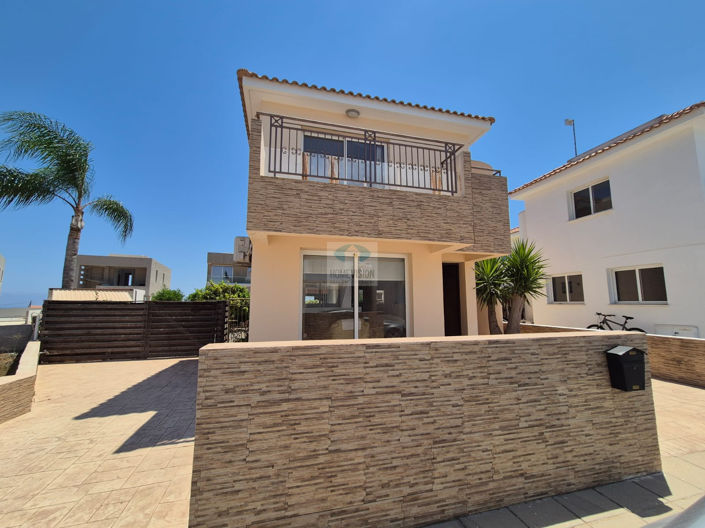 Image No.2-3 Bed Villa for sale