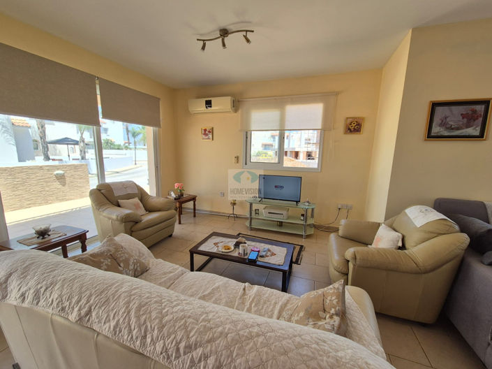 Image No.9-3 Bed Villa for sale