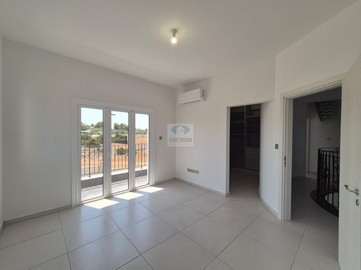 Image No.23-3 Bed Villa for sale