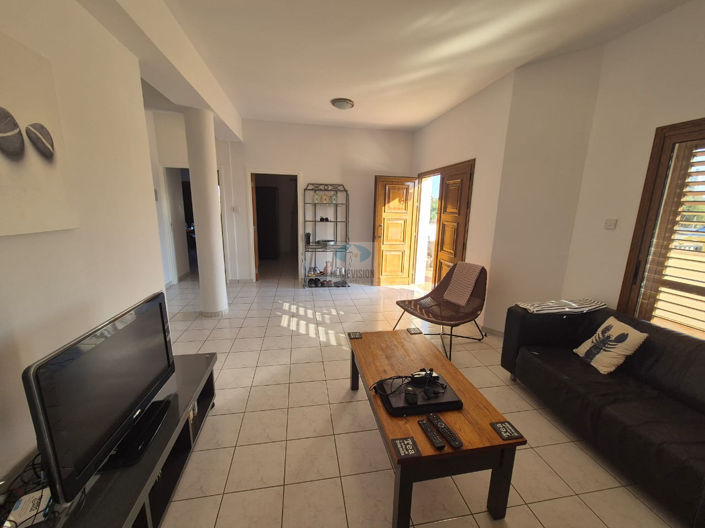 Image No.5-Villa de 4 chambres à vendre à Protaras