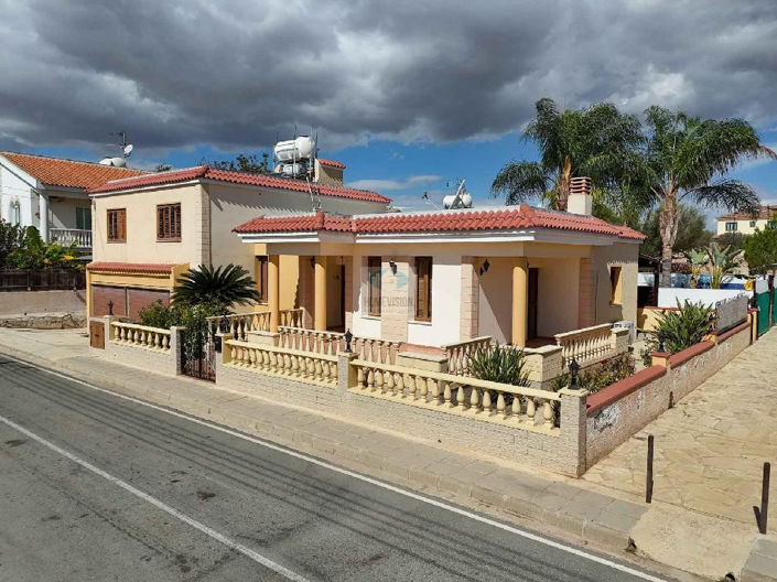 Image No.1-3 Bed Villa for sale