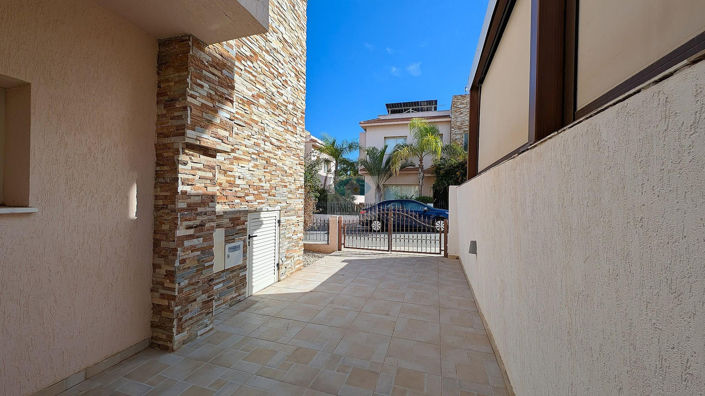 Image No.27-3 Bed Villa for sale