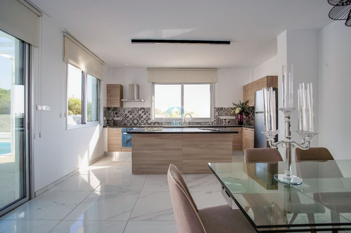 Image No.6-3 Bed Villa for sale