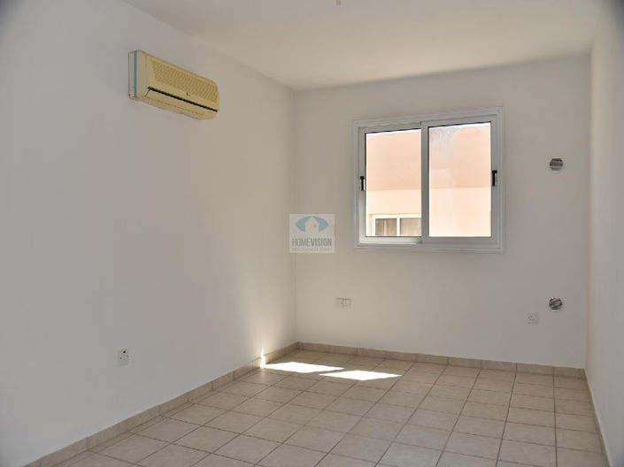 Image No.8-2 Bed Townhouse for sale