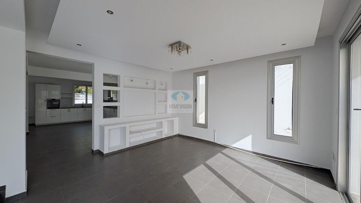 Image No.5-3 Bed Villa for sale