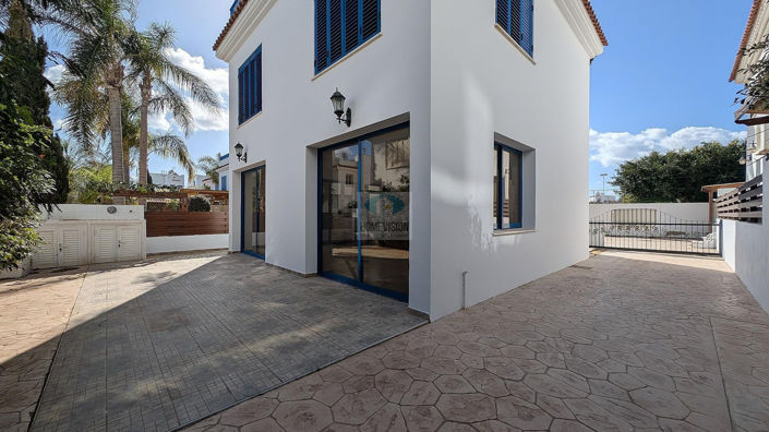 Image No.19-3 Bed Villa for sale