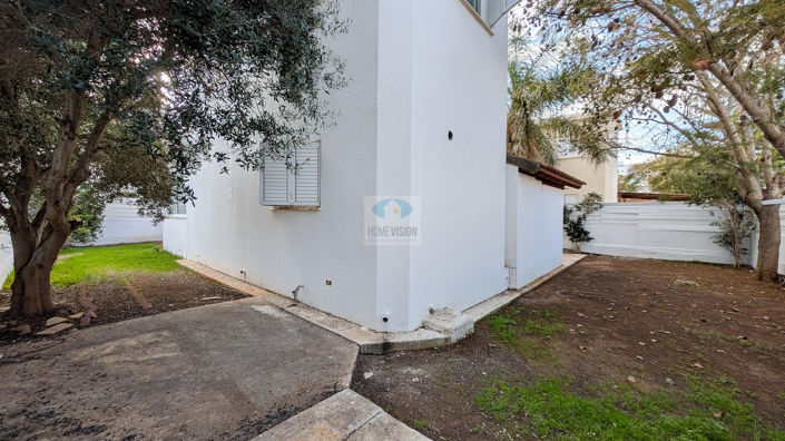 Image No.28-3 Bed Villa for sale