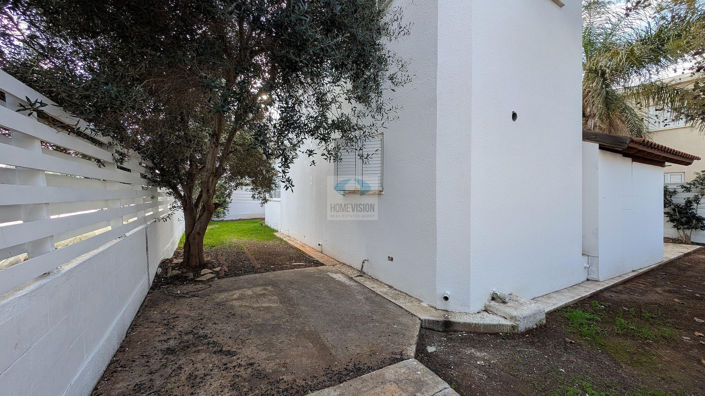 Image No.29-3 Bed Villa for sale