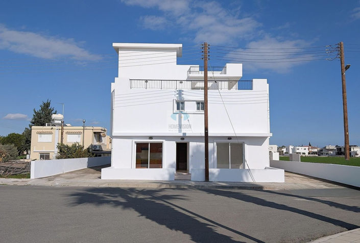 Image No.2-Commercial à vendre à Kiti