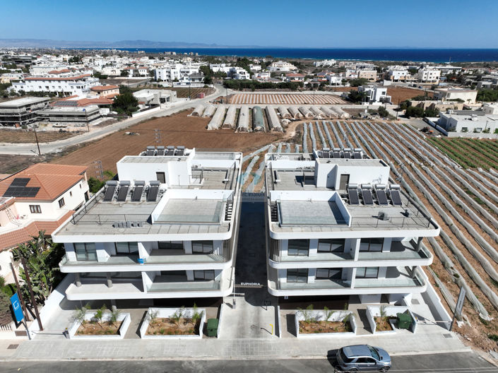 Image No.12-2 Bed Apartment for sale