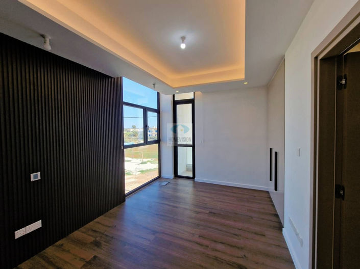 Image No.15-4 Bed Villa for sale