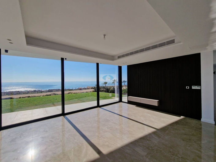 Image No.8-4 Bed Villa for sale