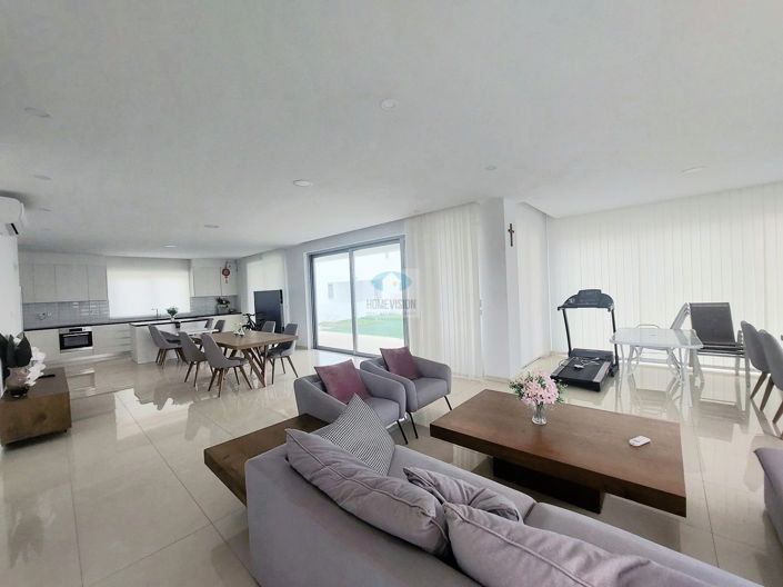 Image No.2-4 Bed Villa for sale