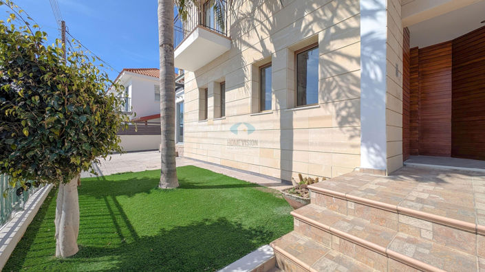 Image No.26-3 Bed Villa for sale