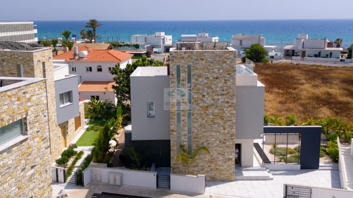 Image No.6-4 Bed Villa for sale