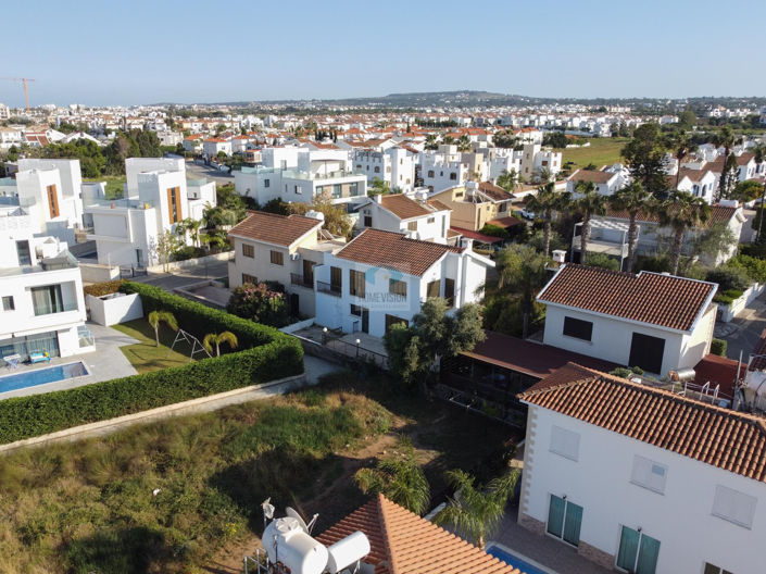 Image No.3-4 Bed Villa for sale