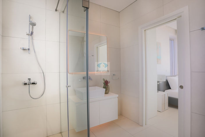 Image No.9-3 Bed Villa for sale