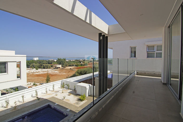 Image No.17-3 Bed Villa for sale
