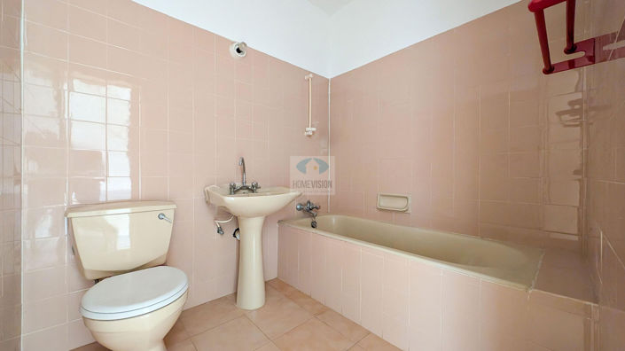 Image No.9-2 Bed Townhouse for sale