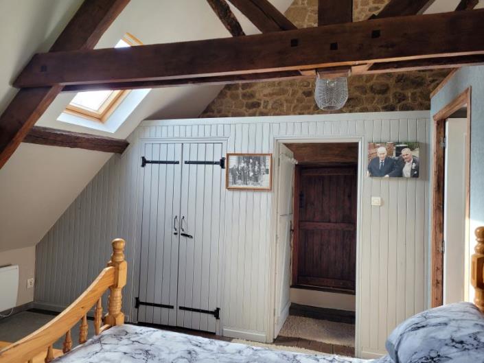 Image No.27-3 Bed Gite for sale