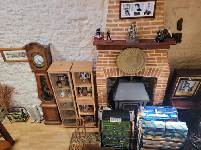 Image No.30-3 Bed Gite for sale