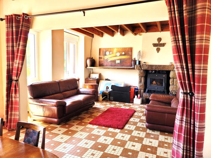 Image No.9-4 Bed Country Property for sale