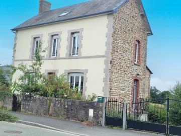 1 - Lassay-les-Châteaux, Village House