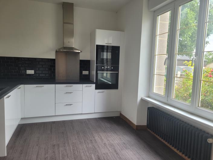 Image No.10-4 Bed Village House for sale