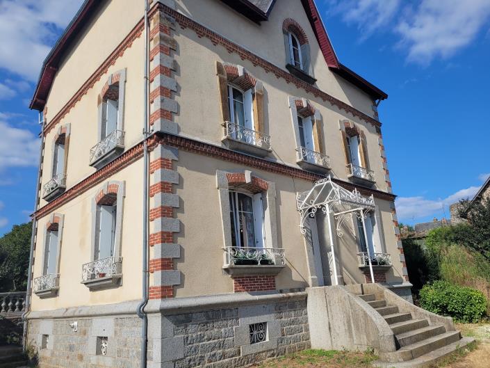 Image No.2-Châteaux de 5 chambres à vendre à Lassay-les-Châteaux