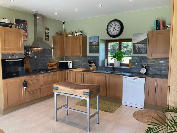 Image No.20-4 Bed Country House for sale