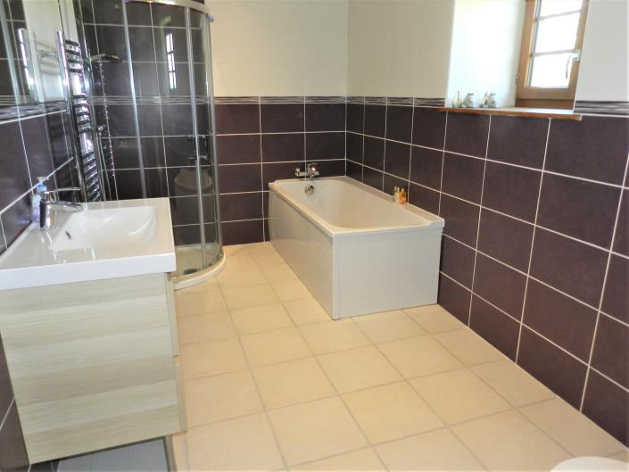 Image No.25-4 Bed Country House for sale