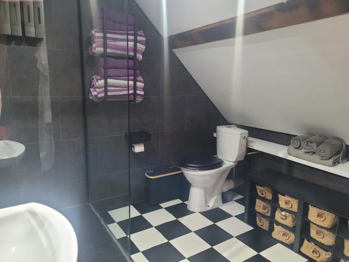 Image No.29-3 Bed Country Property for sale