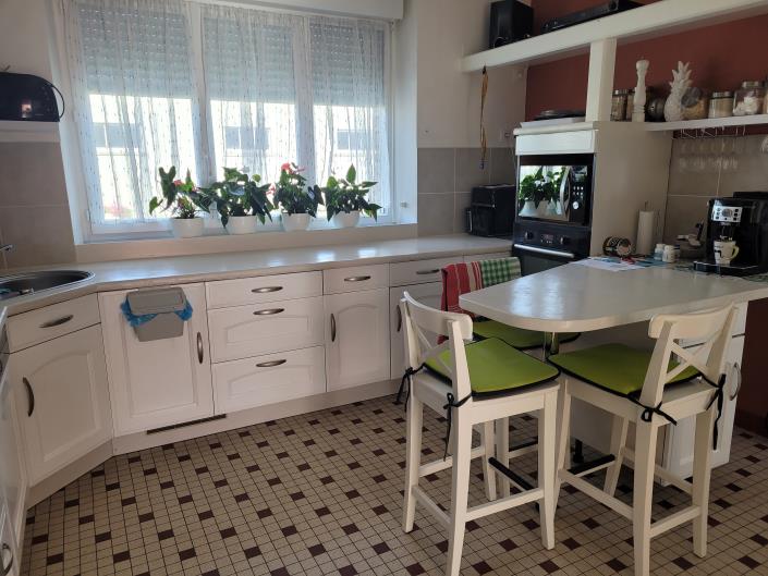 Image No.6-5 Bed House for sale