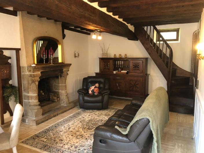 Image No.7-8 Bed House for sale