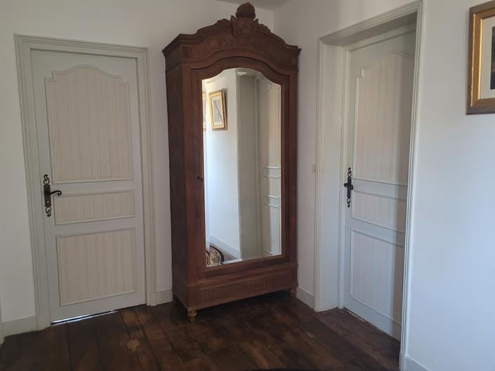 Image No.46-8 Bed House for sale