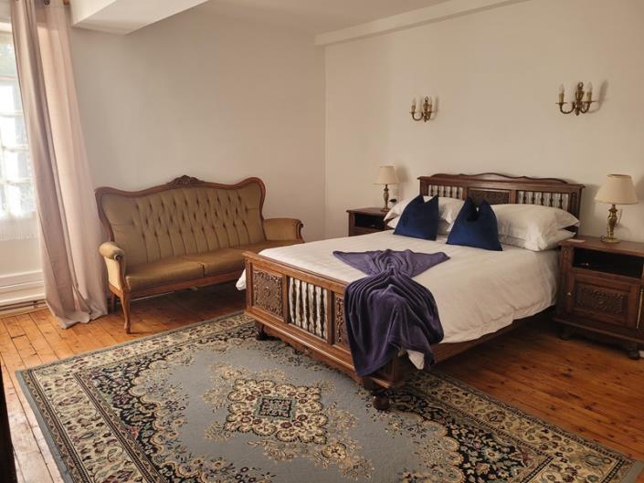 Image No.51-8 Bed House for sale