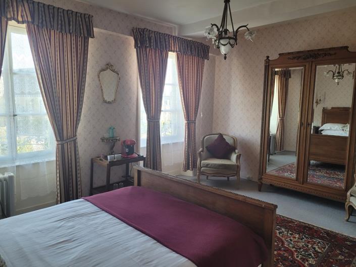Image No.30-8 Bed House for sale