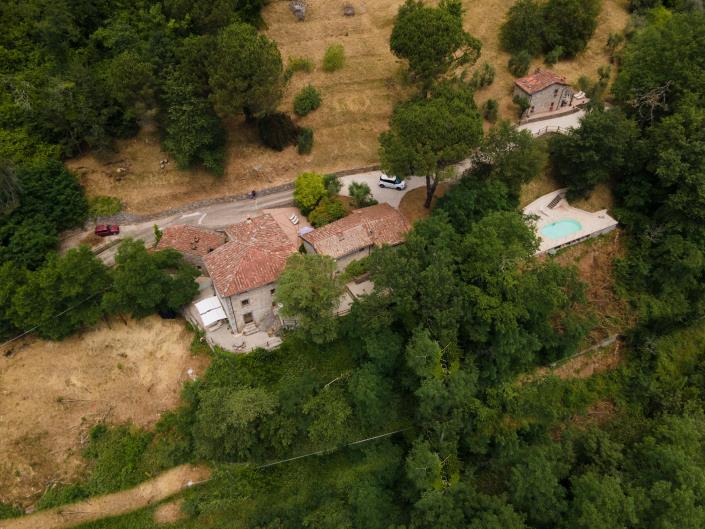 Image No.1-Propriété de pays de 6 chambres à vendre à Pescaglia