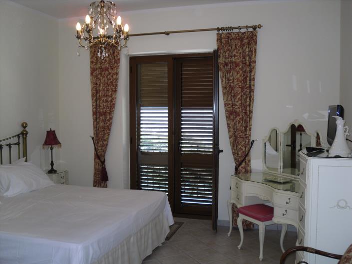 Image No.16-4 Bed Villa / Detached for sale