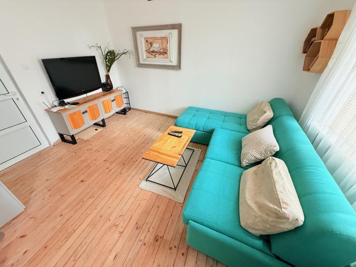 Image No.12-2 Bed House for sale