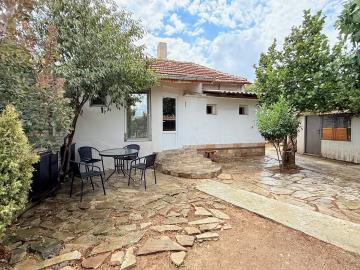 1 - Sredets, Maison