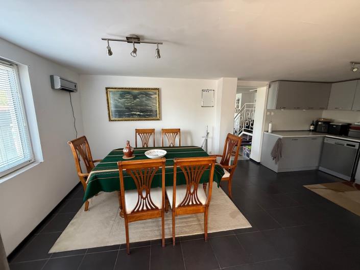 Image No.2-Maison / Villa de 2 chambres à vendre à Izvorishte