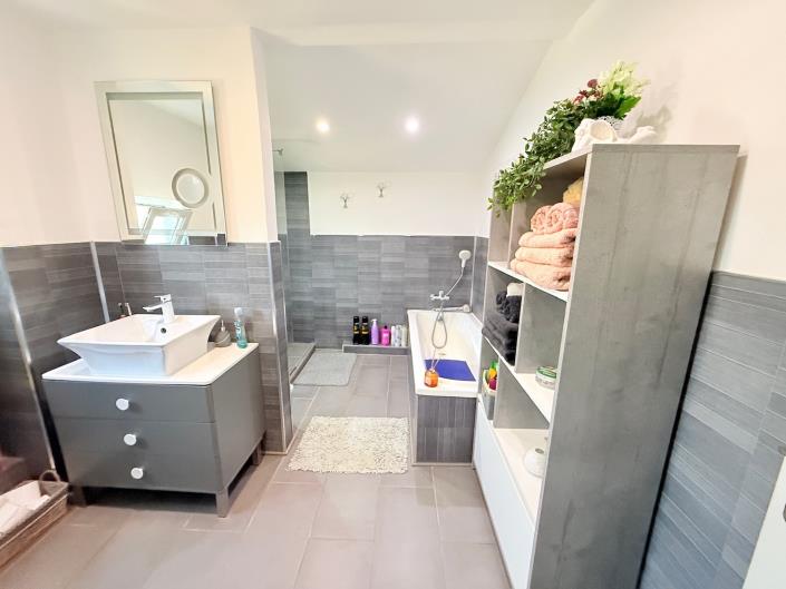 Image No.22-Maison / Villa de 2 chambres à vendre à Izvorishte