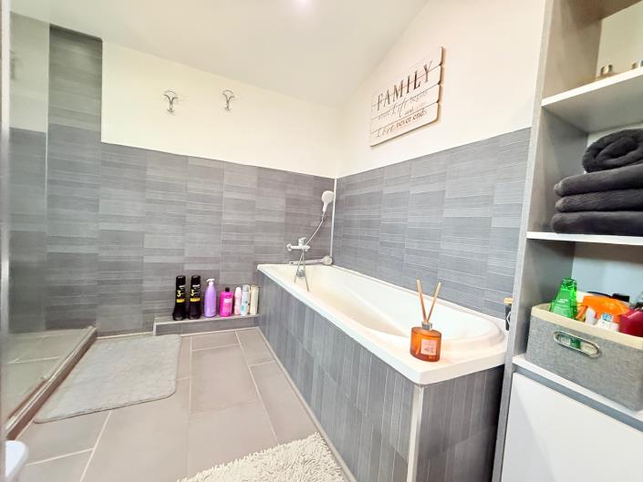 Image No.23-Maison / Villa de 2 chambres à vendre à Izvorishte